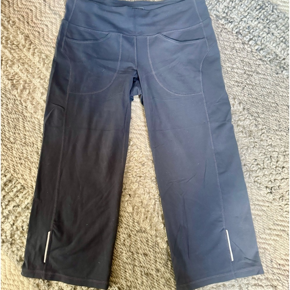 Athleta cropped flare legging